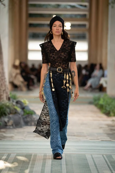 Look 39